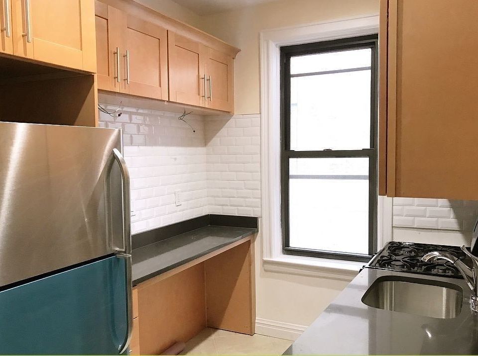1st image of 805 8th Ave APT 2R