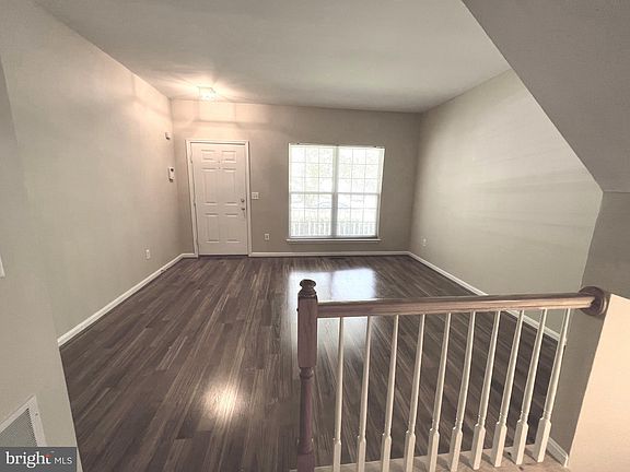 5th image of 117 Lillian Ave