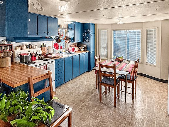 3rd image of 2300 SE 82nd Ave Unit 26