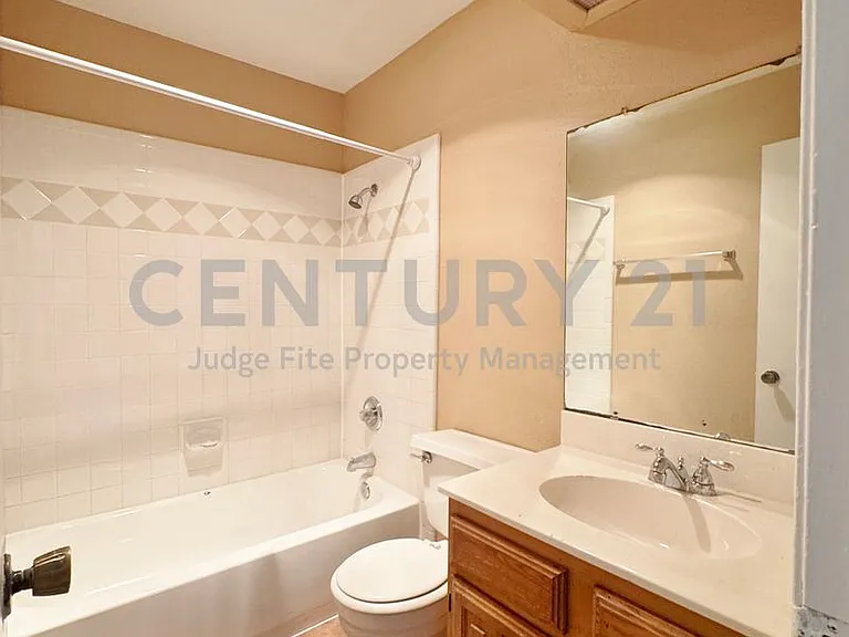 1146 Meadow Creek Dr — Photo 14