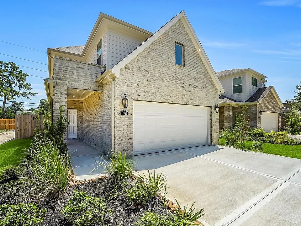 11928 Lakewood West Dr