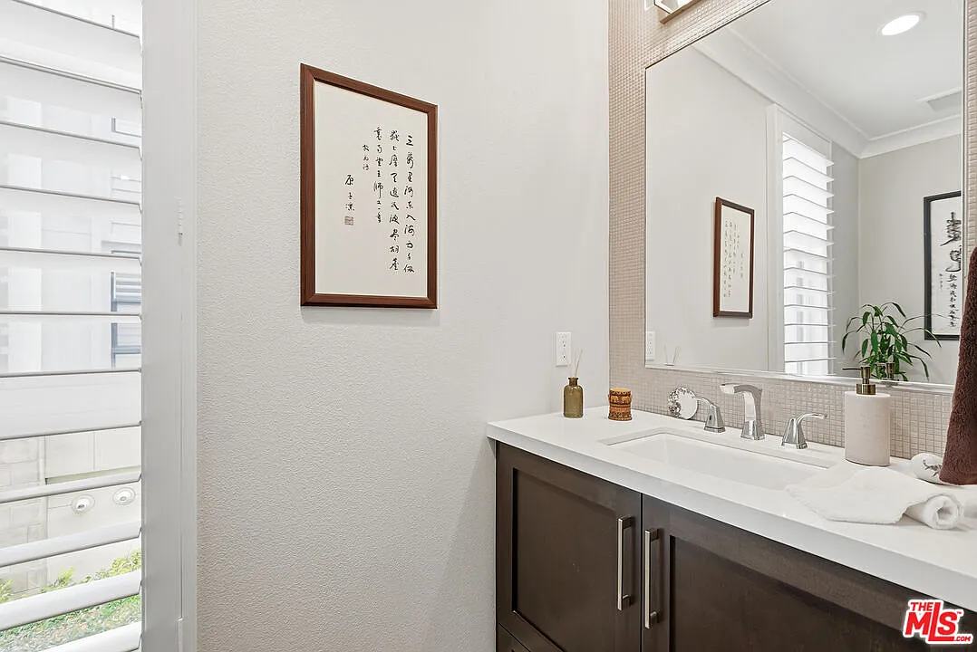 4 bed, 3.5 bath, 2674 sqft, $15,000 — Photo 4