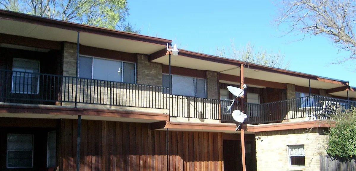Building Photo - 322 S Waco St #1