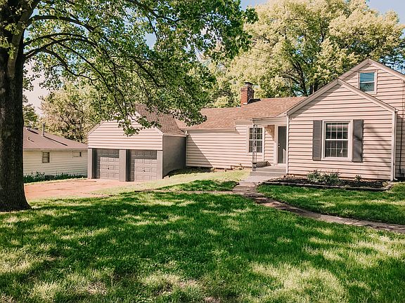 3rd image of 7127 Stafford Ct
