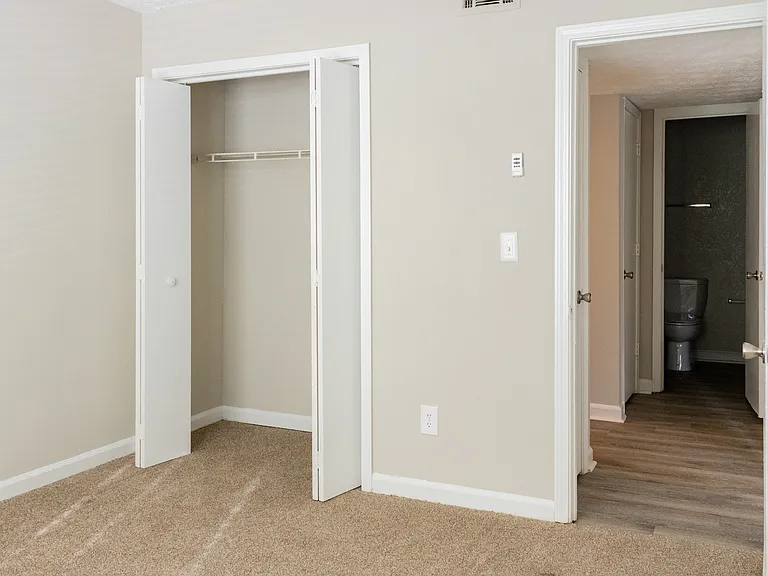 Twin Springs Apartments — Photo 34