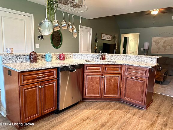 5th image of 6640 Woods Mill Dr