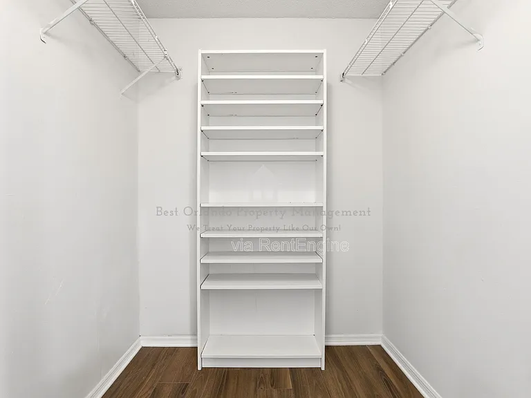 7326 Wethersfield Dr — Photo 10
