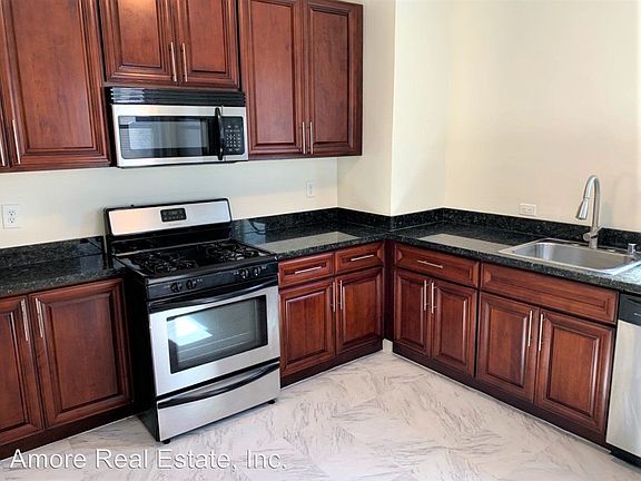 2nd image of 35 Brosnan St APT 10