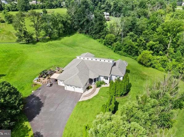 213 Cross Rd, Gilbertsville, PA 19525