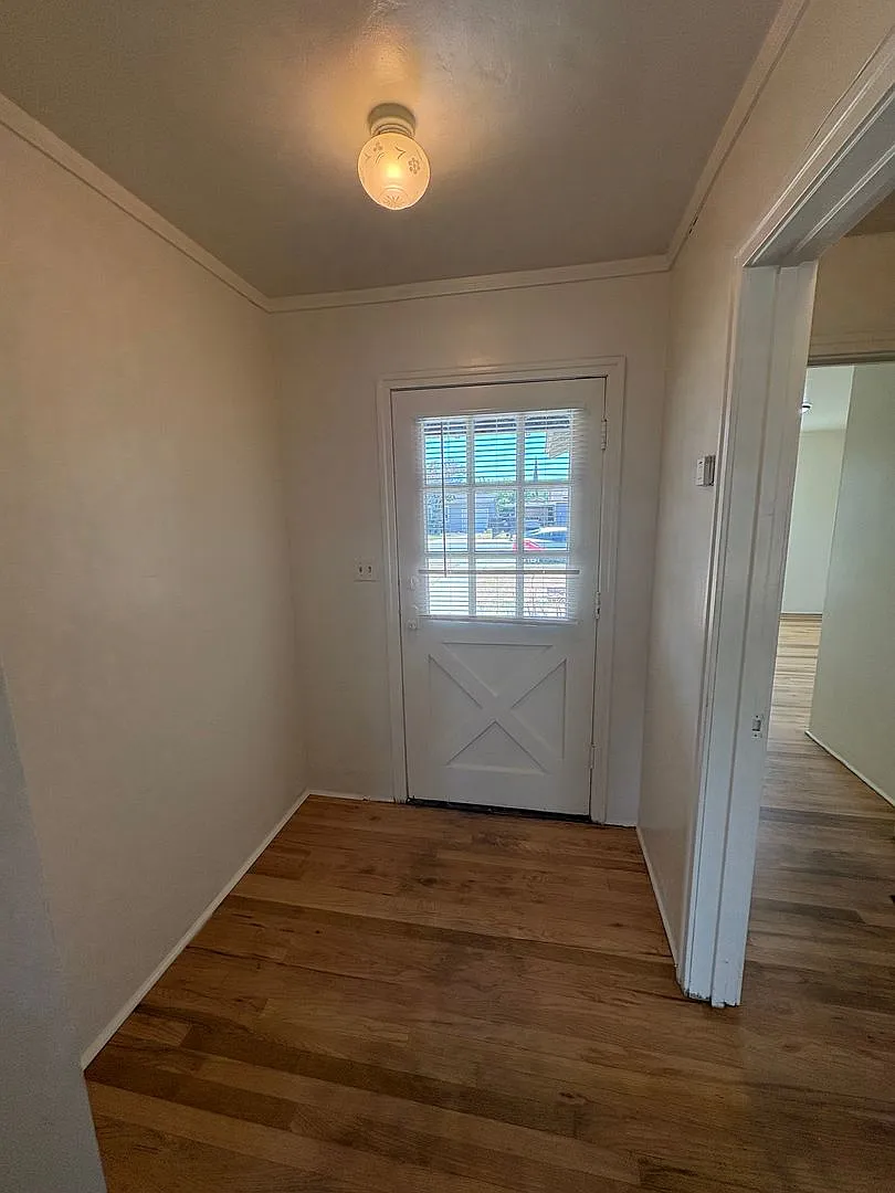 Charming Cozy Home for Rent Available Now! — Photo 2