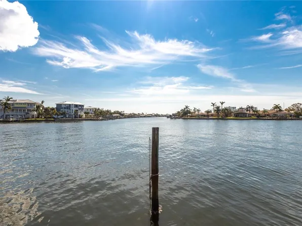 421 Palm Is SE, Clearwater, FL 33767