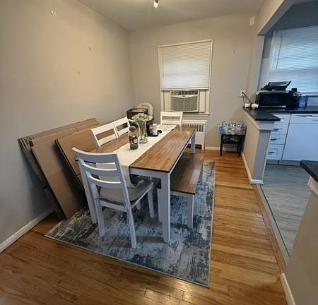 3rd image of 28 Chambers Ct
