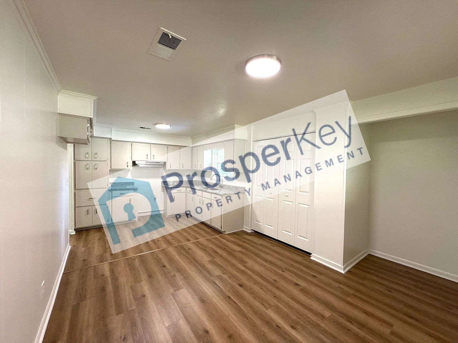 3221 Doyle Ave — Photo 3