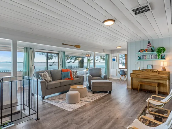 2038 S Breezy Point Rd #Id1035858p, Camano Island, WA 98282