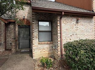 641 Chuck Gray Ct, Owensboro, KY 42303