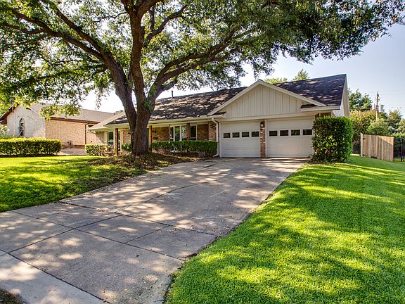 3rd image of 6161 Waco Way