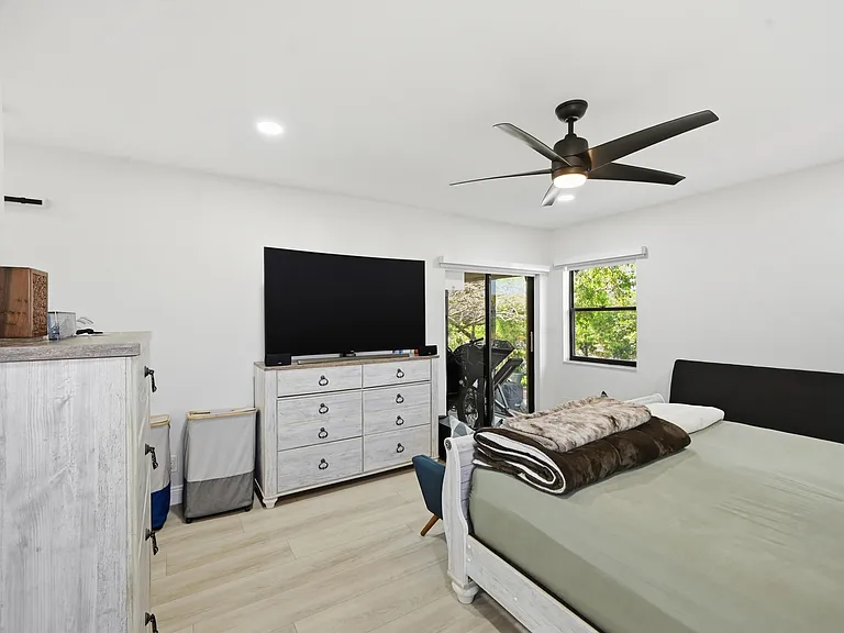 10775 Waterberry Dr — Photo 17