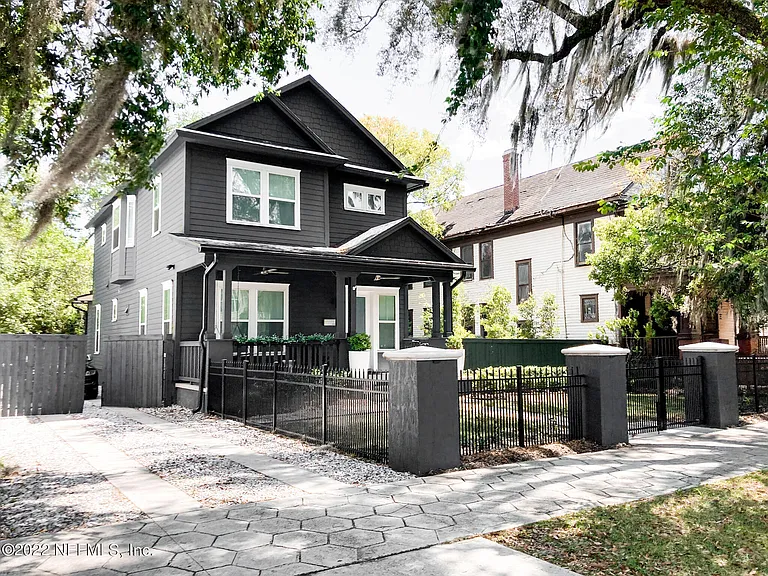1139 N Market St — Photo 3