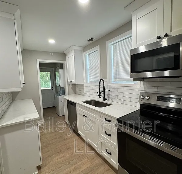 1017 Washington Heights Ter NW #A — Photo 9