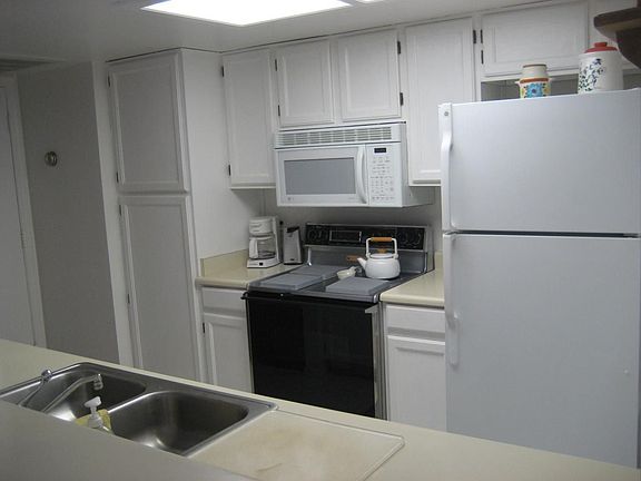 4th image of 18704 N 93rd Dr