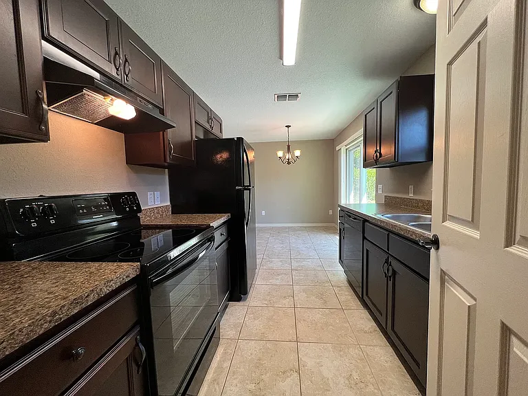 17184 SW 44th Cir — Photo 12