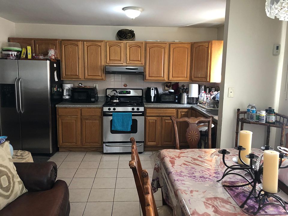 2nd image of 1043 E 223rd St