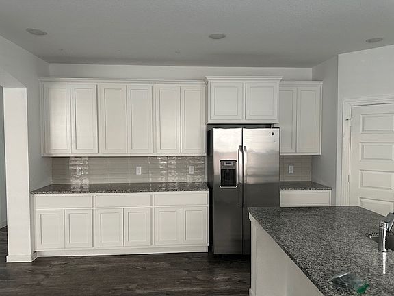 4th image of 2806 Lolita Way