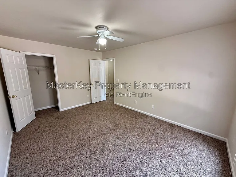 414 Walnut Woods Dr — Photo 21