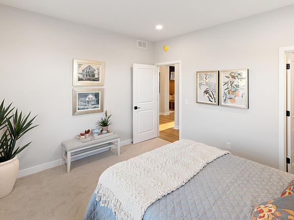 4th image of 20053 Gorge Ln