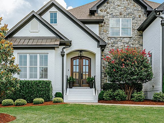 2nd image of 4009 Cardigan Ln