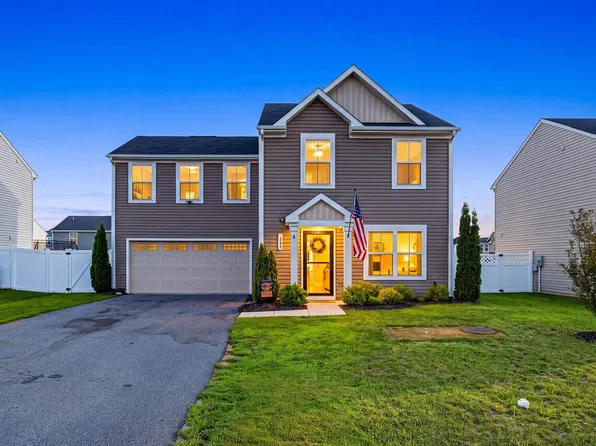 1203 Flatt Ln, Grottoes, VA 24441