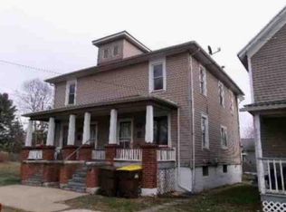 907-909 S Float Ave, Freeport, IL 61032
