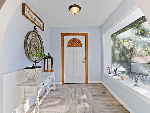 5th image of 16526 Sallander Dr