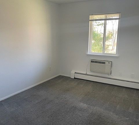 3rd image of 400 Woodhills Dr APT 408