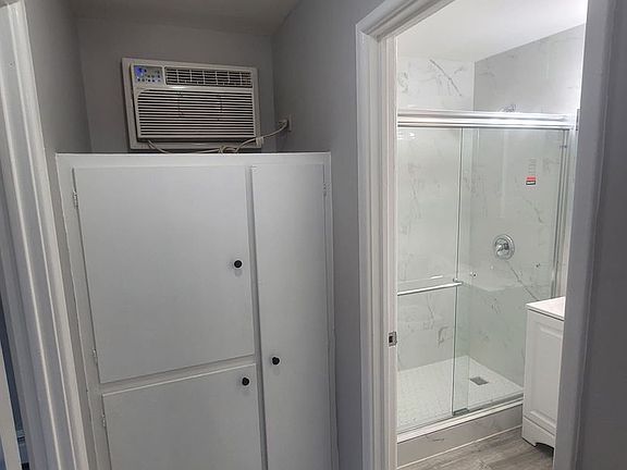 4th image of 445-59 E 107th St #449-109