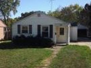 871 Jay St, Elgin, IL 60120