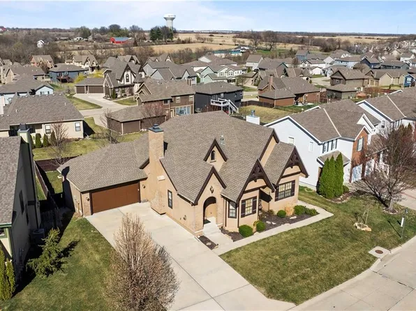 1248 SW Wysteria Dr, Lees Summit, MO 64082