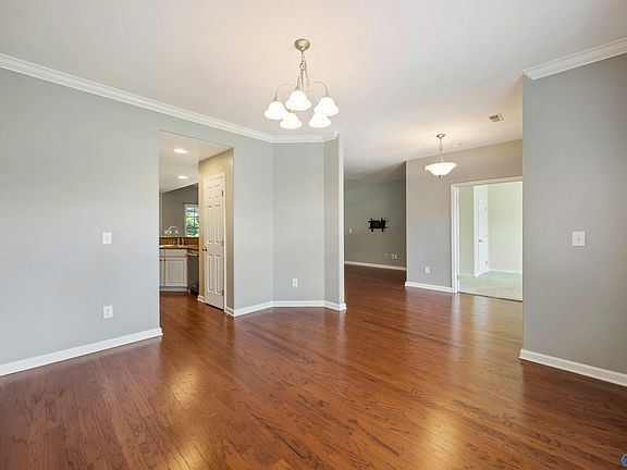 5th image of 104 Twin Springs Dr