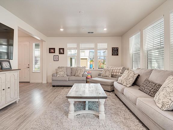 4th image of 7485 Walker Way