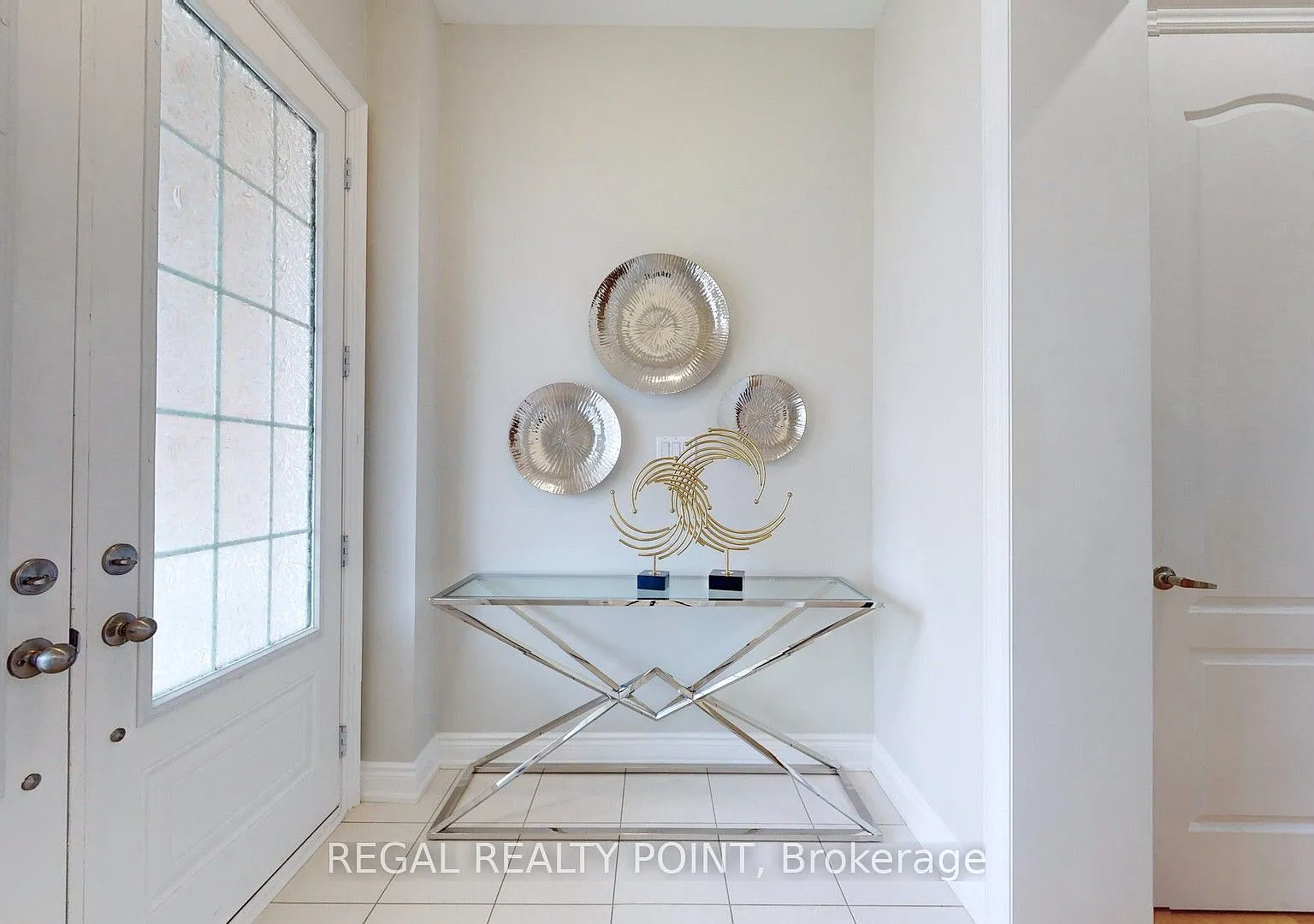 5 bed, $5,800 — Photo 2