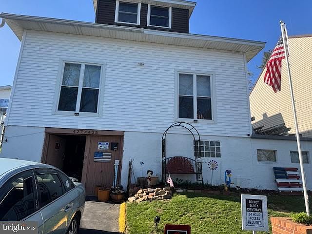 2nd image of 425-427 W Pine St