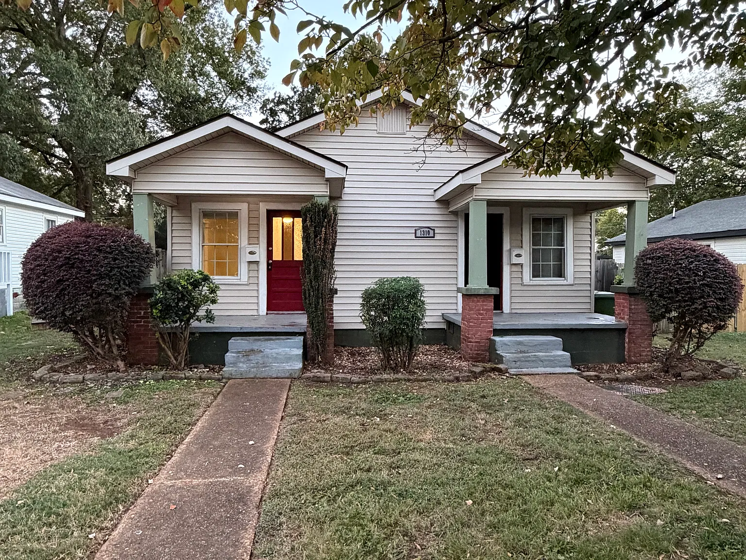 2 bed, 700 sqft, $1,300 — Photo 2