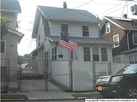 1st image of 7 Bowen St