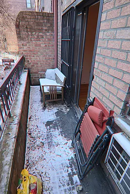 Rented by PMG Real Estate  | media 6