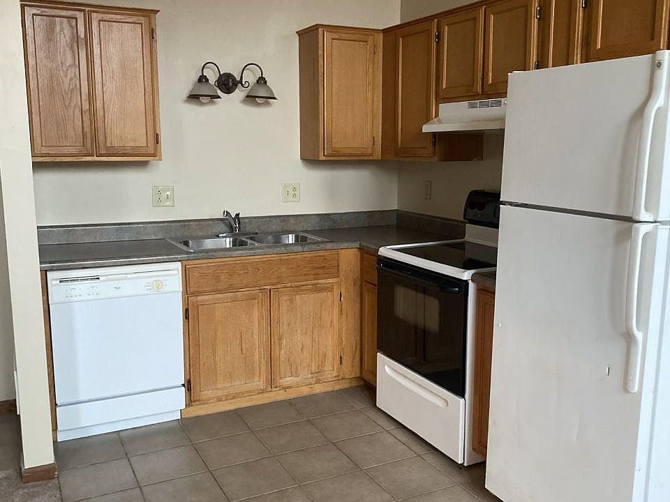 2nd image of 101 W Vermont St #6