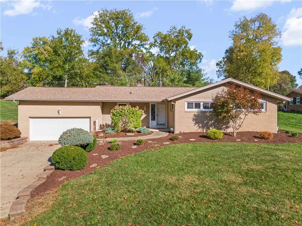 106 Stratford Dr, McMurray, PA 15317