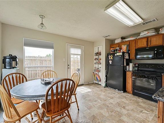 4th image of 4001 Southern Trace Ct
