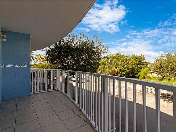 4th image of 1555 N Treasure Dr APT 205