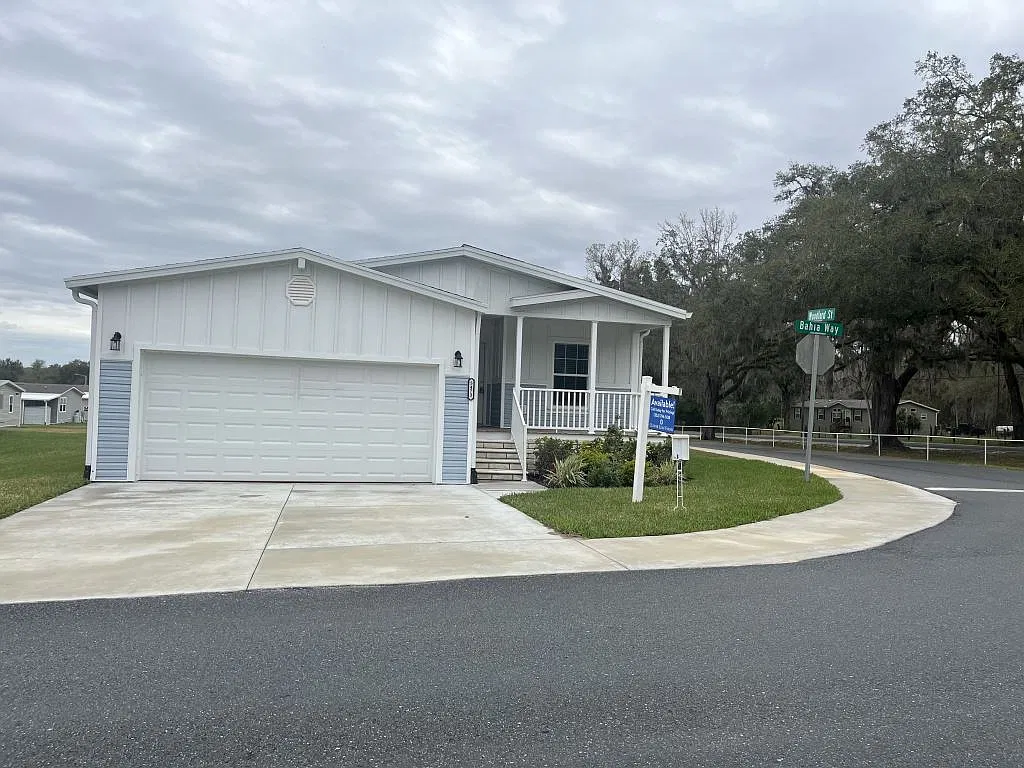 3 bed, 2.0 bath, 1520 sqft, $1,749 — Photo 1