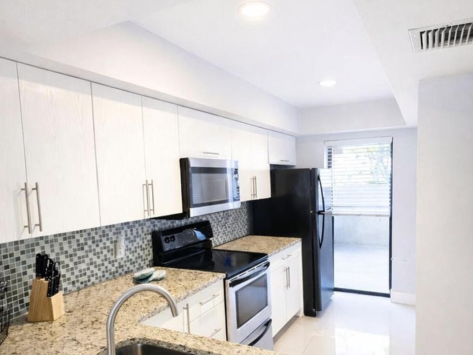 1st image of 11596 NW 45th Street #4